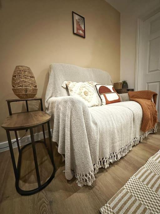 The Hive - Cosy Studio In Wells City Centre Exterior photo