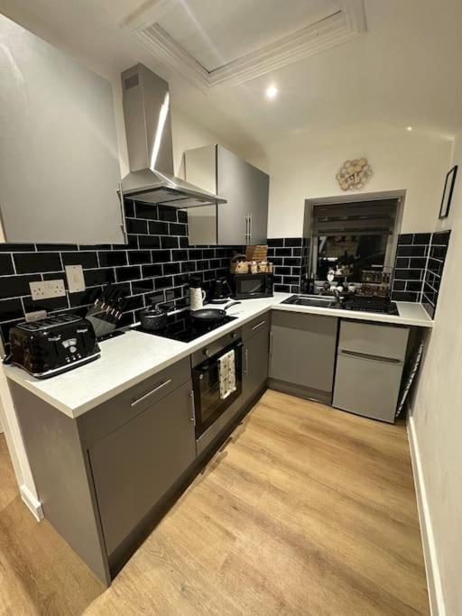 The Hive - Cosy Studio In Wells City Centre Exterior photo